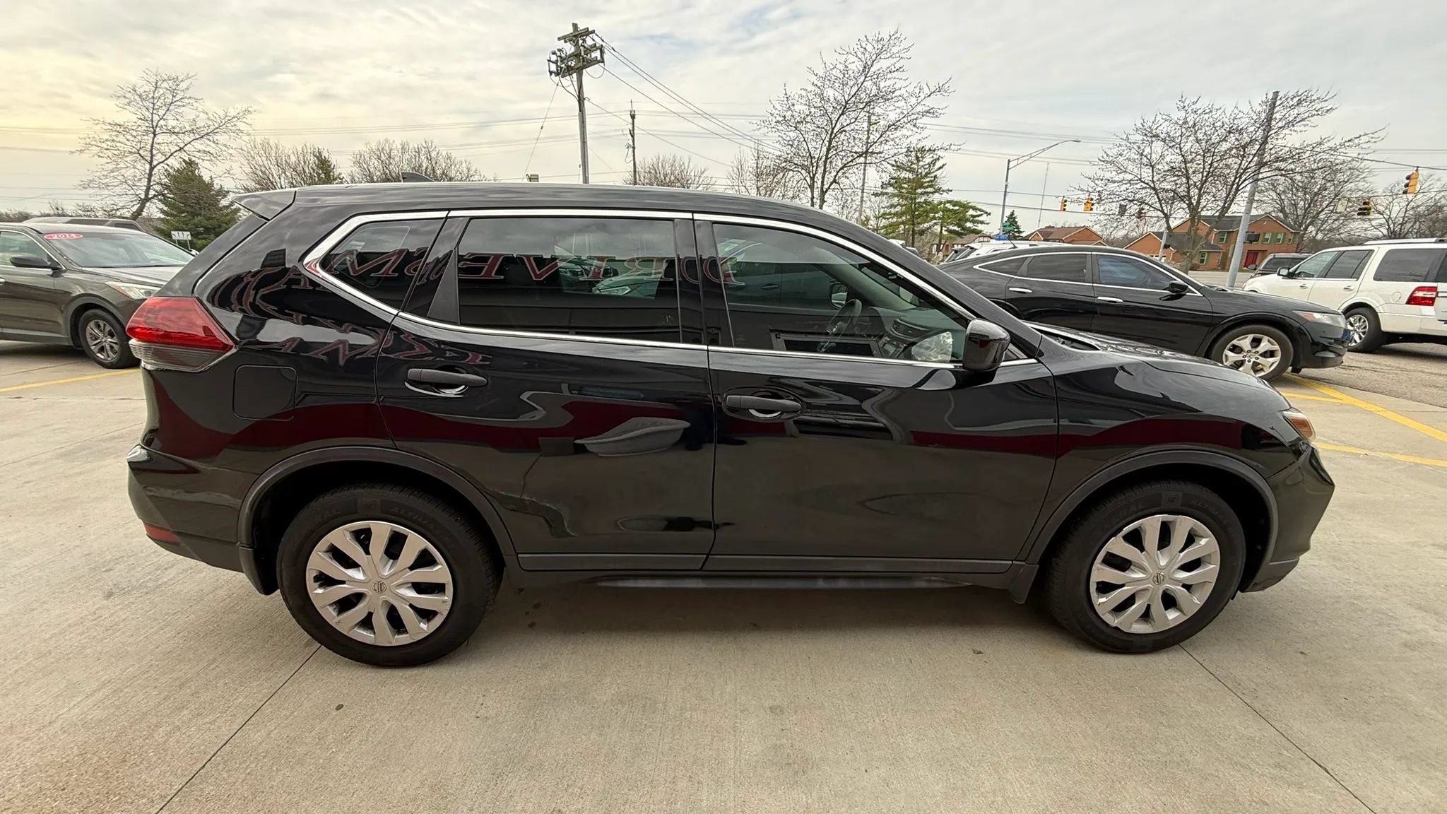 Used 2019 Nissan Rogue S FWD image 8
