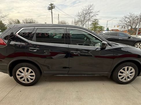 Used 2019 Nissan Rogue S image 8