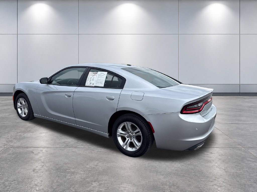 Used 2022 Dodge Charger SXT RWD image 3