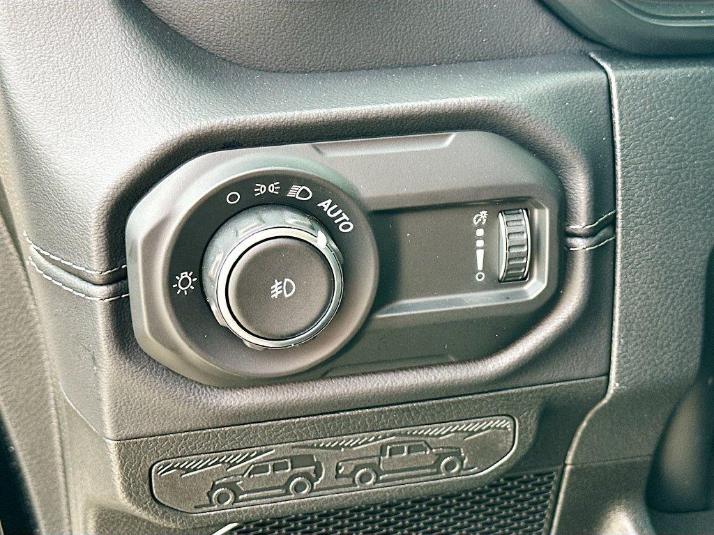 New 2026 Jeep Wrangler Unlimited Sahara AWD/4WD image 14