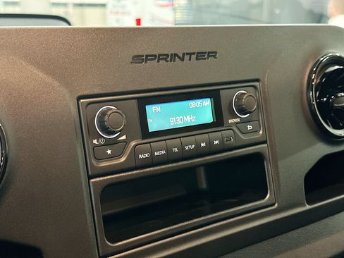 Used 2025 Mercedes-Benz Sprinter 2500 image 15