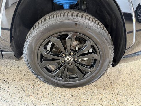 Used 2024 Toyota RAV4 SE AWD/4WD image 40