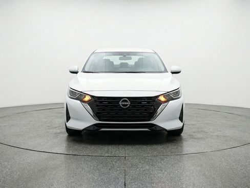 Used 2025 Nissan Sentra SV FWD image 2