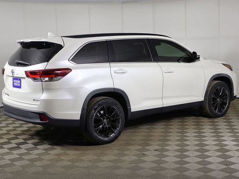 Used 2019 Toyota Highlander SE AWD/4WD image 13