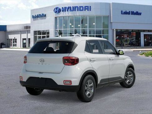 New 2026 Hyundai Venue SE FWD image 4