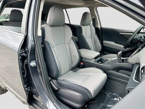 Certified 2025 Subaru Outback Premium w/ Popular Package #1A AWD/4WD image 28
