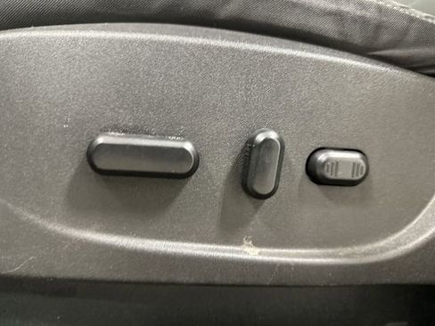 Used 2015 Ford Escape SE image 15