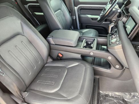 Used 2021 Land Rover Defender 110 X-Dynamic SE AWD/4WD image 11