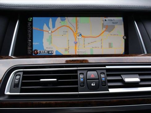 Used 2015 BMW 750Li xDrive AWD/4WD image 17