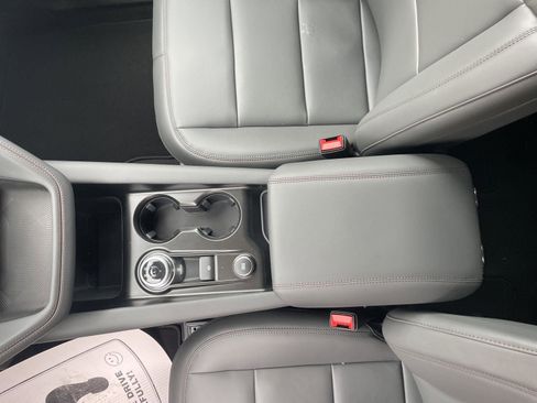New 2026 Ford Explorer Active w/ Active Comfort Package AWD/4WD image 19