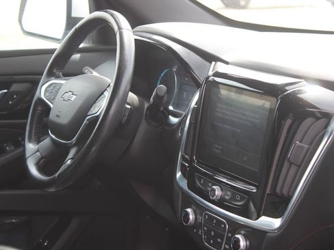 Used 2022 Chevrolet Traverse RS FWD image 29