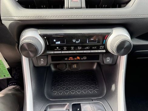 Certified 2025 Toyota RAV4 LE image 25