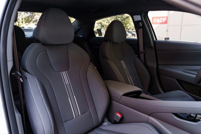 New 2025 Hyundai Elantra SEL FWD image 50