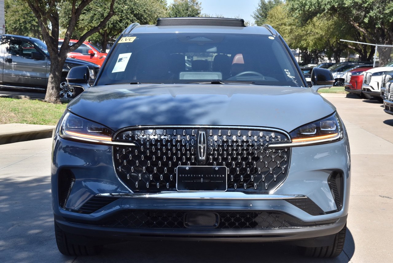 New 2027 Lincoln Aviator Reserve AWD/4WD image 2