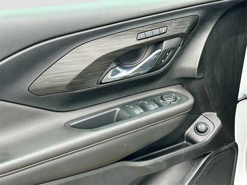 Used 2020 GMC Terrain SLT w/ Preferred Package image 18