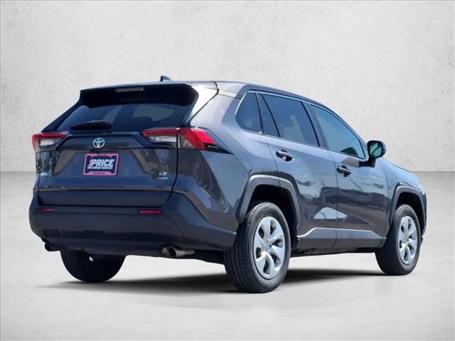 Used 2022 Toyota RAV4 LE AWD/4WD image 5