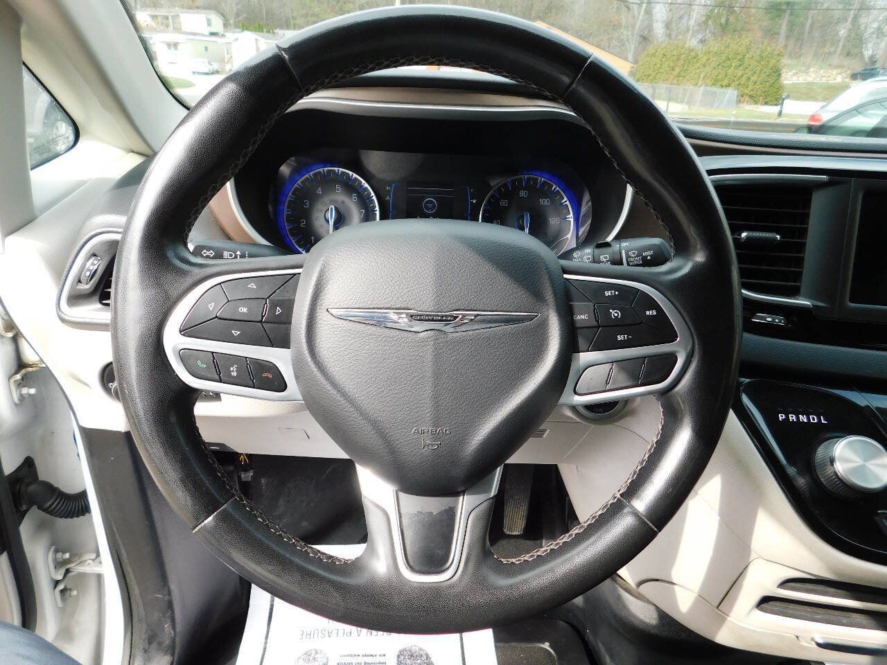 Used 2022 Chrysler Voyager LX FWD image 32