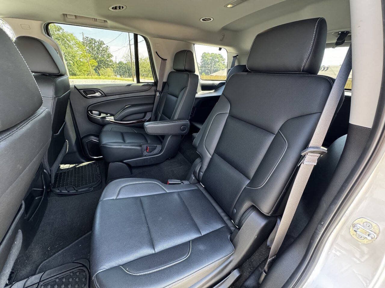 Used 2017 GMC Yukon SLT w/ Open Road Package AWD/4WD image 12