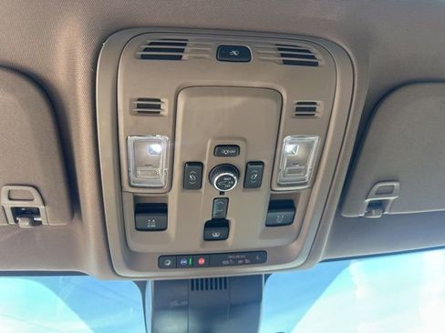 Used 2025 GMC Yukon Denali w/ Denali Reserve Package image 21