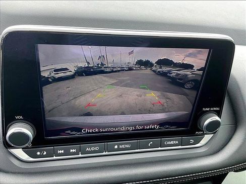 Used 2024 Nissan Rogue SV FWD image 22
