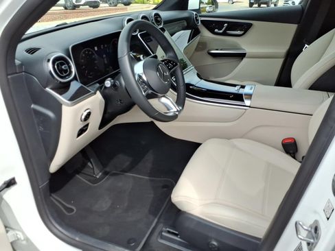 Certified 2025 Mercedes-Benz GLC 350e 4MATIC image 11