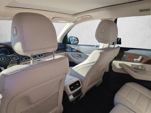 Used 2021 Mercedes-Benz GLS 580 4MATIC image 18