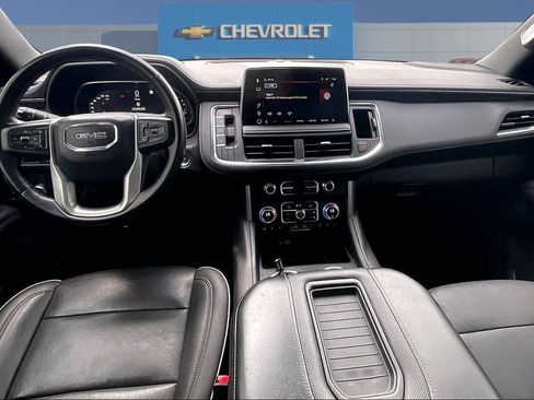 Used 2023 GMC Yukon XL SLT w/ SLT Premium Package AWD/4WD image 7