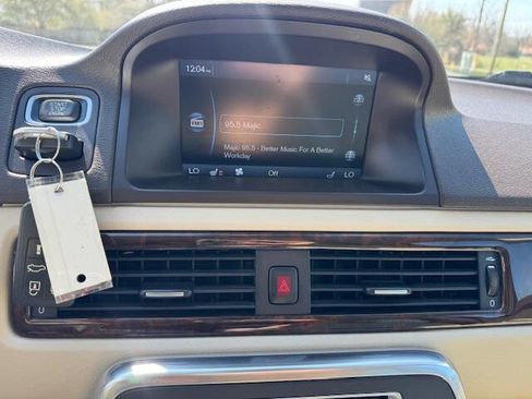 Used 2013 Volvo XC70 3.2 image 44