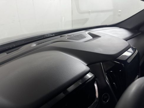 Used 2023 Chevrolet Traverse LT AWD/4WD image 23