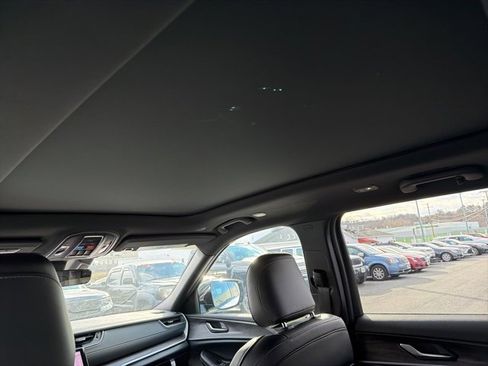 New 2025 Jeep Grand Cherokee Limited image 10