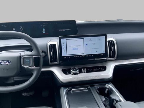 New 2026 Ford Expedition Active RWD image 6