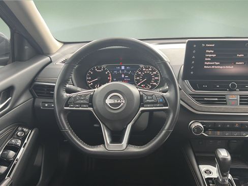 Used 2023 Nissan Altima 2.5 SV w/ SV Premium Package image 14