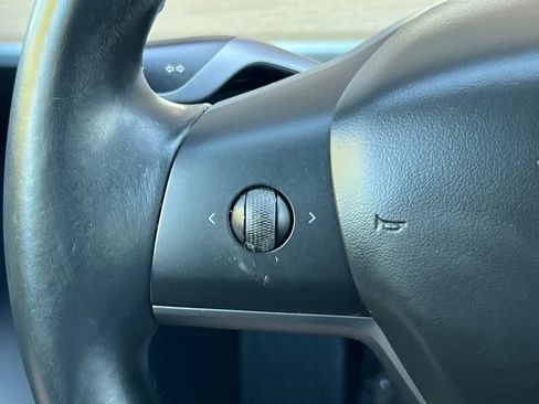 Used 2018 Tesla Model 3 AWD/4WD image 25
