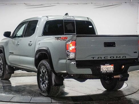 Certified 2022 Toyota Tacoma TRD Off-Road w/ Advanced Technology Package AWD/4WD image 3