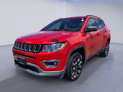 Used 2021 Jeep Compass Latitude AWD/4WD image 1