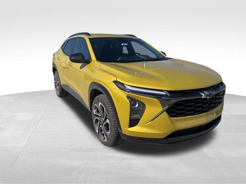 Used 2024 Chevrolet Trax RS w/ Driver Confidence Package image 21