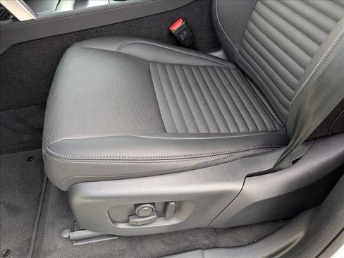 New 2026 Land Rover Discovery Sport Landmark image 4