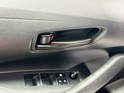 Used 2025 Toyota Corolla LE FWD image 16