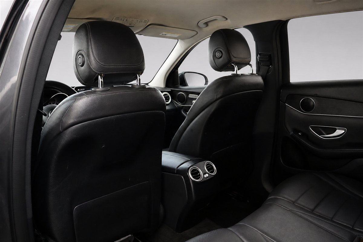 Used 2021 Mercedes-Benz GLC 300 w/ Premium Package image 18