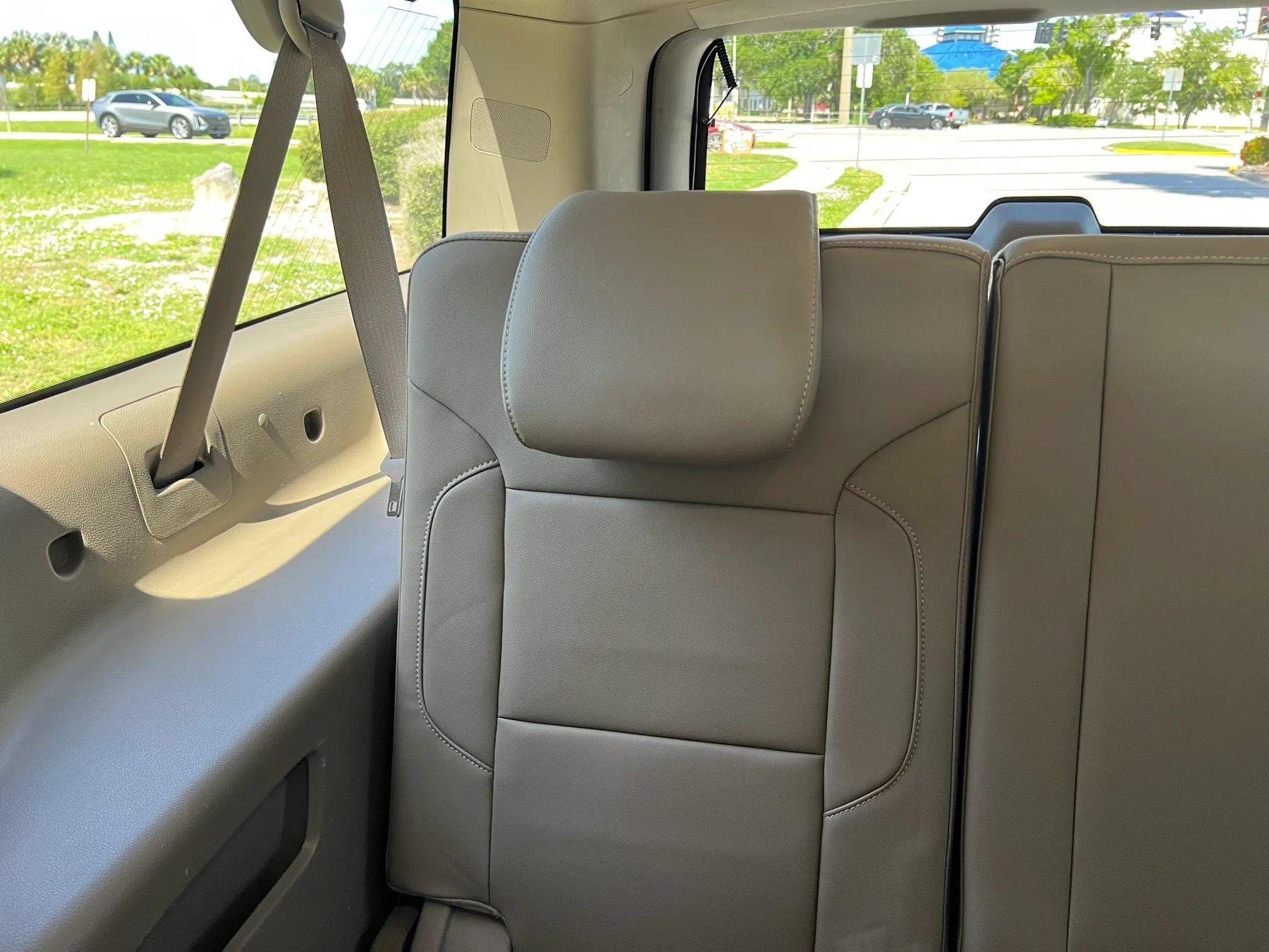 Used 2016 Chevrolet Suburban LT RWD image 26