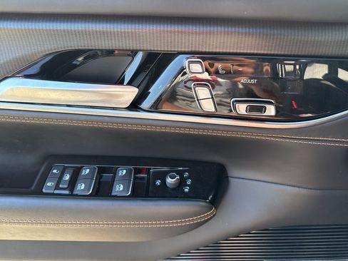 Used 2024 Jeep Grand Wagoneer Series III w/ Quick Order Packagew 28T image 14