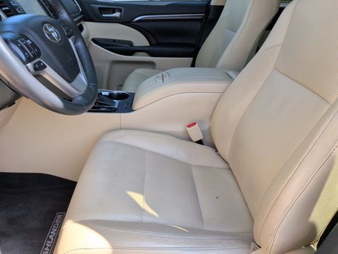 Used 2016 Toyota Highlander Limited FWD image 27