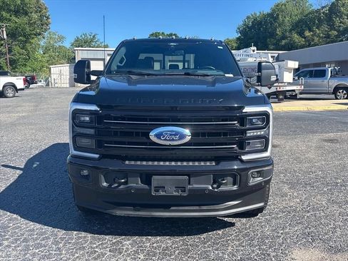 Used 2025 Ford F250 Platinum AWD/4WD image 2