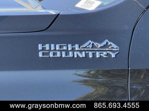 Used 2021 Chevrolet Suburban High Country w/ Premium Package image 38