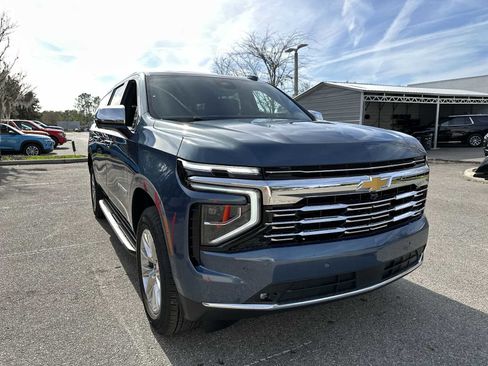 New 2026 Chevrolet Suburban Premier image 8
