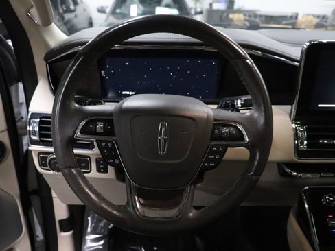 Used 2021 Lincoln Navigator Reserve w/ Luxury Package image 28