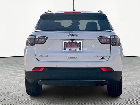 Used 2022 Jeep Compass Limited image 4