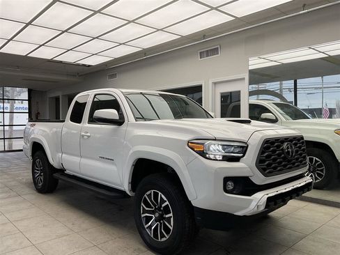 Used 2023 Toyota Tacoma TRD Sport w/ TRD Premium Sport Package image 1
