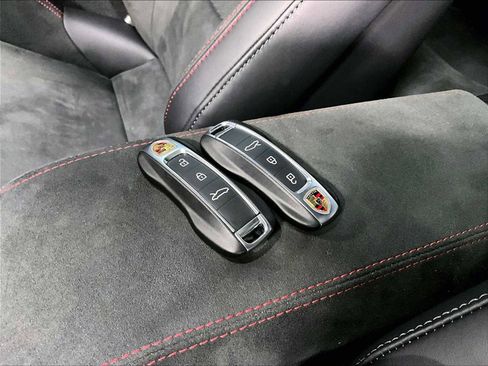 Used 2026 Porsche 911 Carrera 4 GTS AWD/4WD image 37