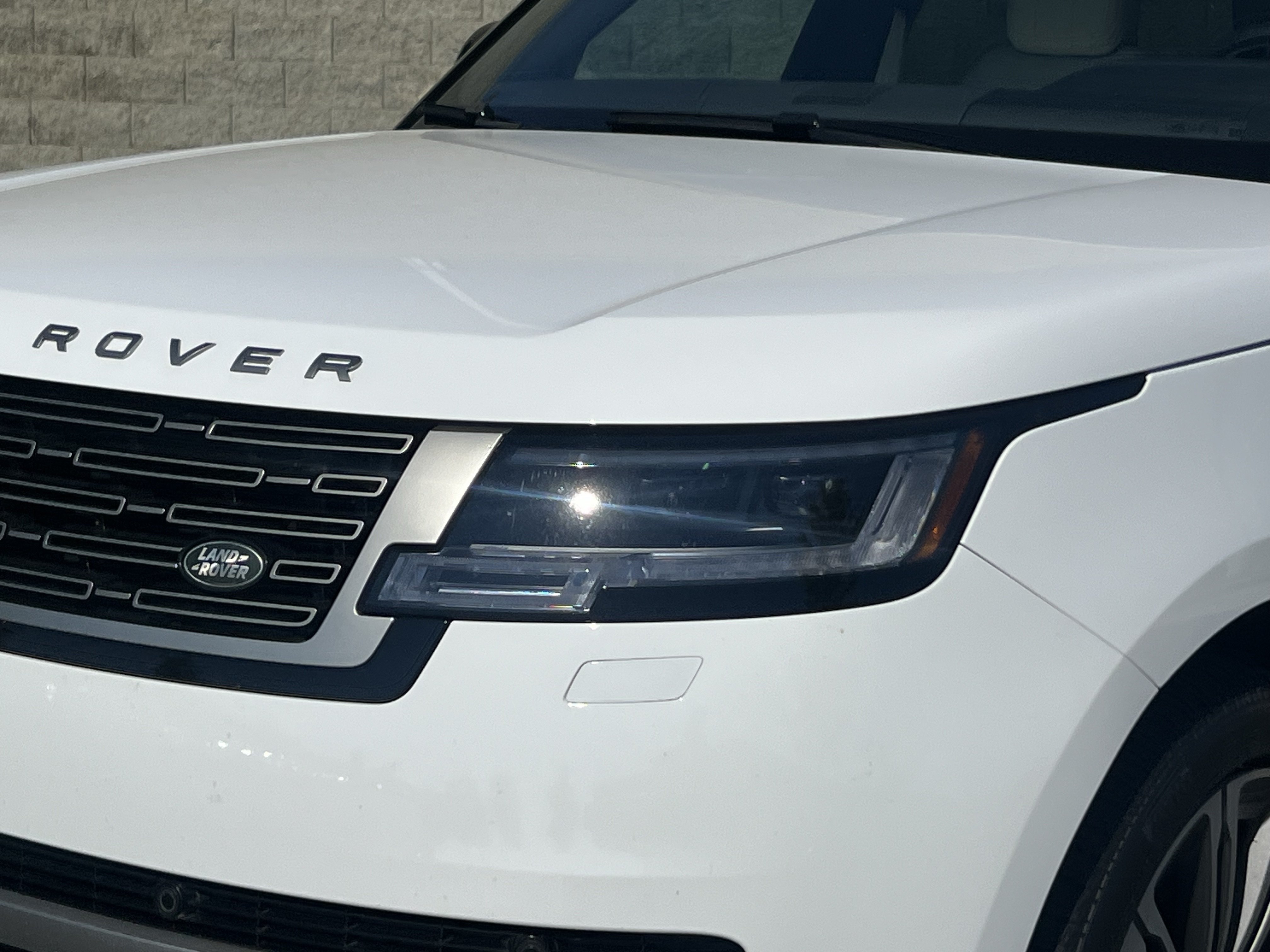 Used 2025 Land Rover Range Rover SE AWD/4WD image 12